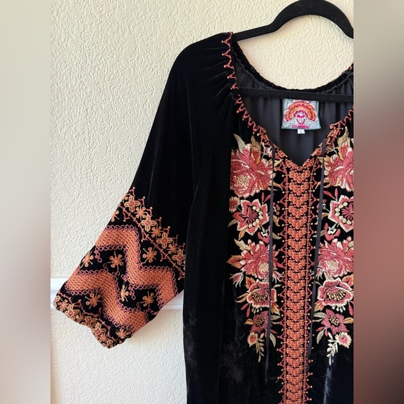 Johnny Was Silk Blend Boho Elim Velvet Peasant Blouse Embroidered Black Sz Large - Picture 8 of 12